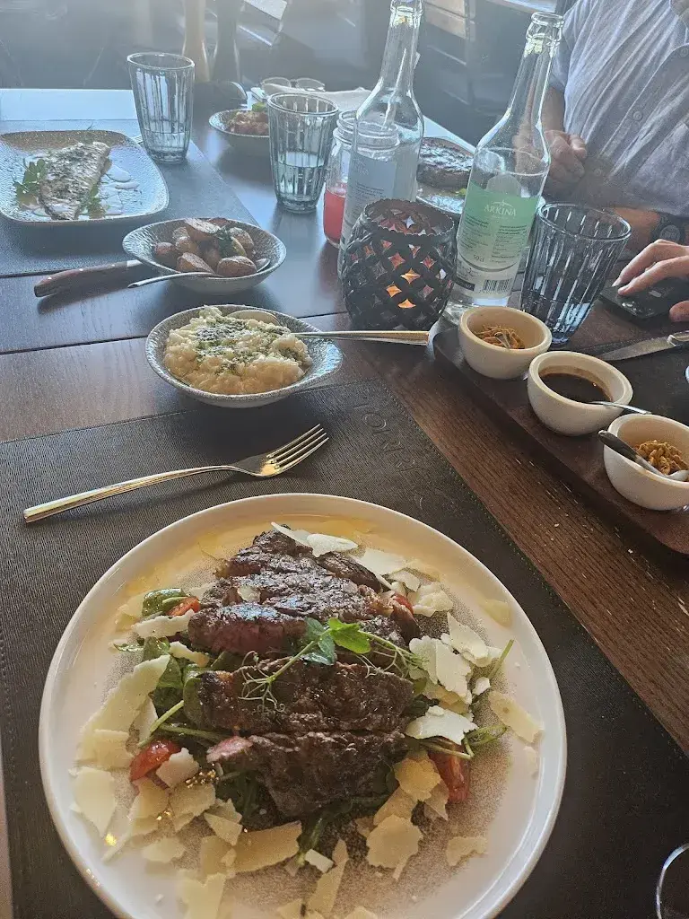 Katica Szijarto_Torre_Baden_review