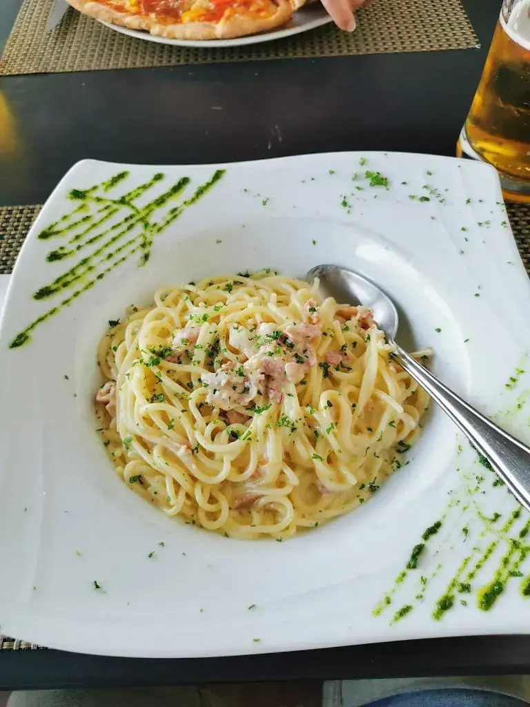 Menu_Pizzeria La Famiglia_Suhr_image_3