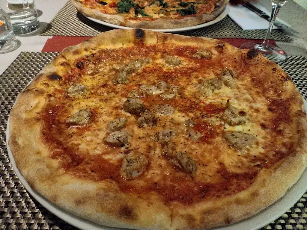 Menu_Pizzeria La Famiglia_Suhr_image_4