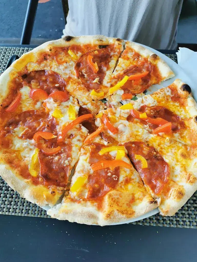 Menu_Pizzeria La Famiglia_Suhr_image_8