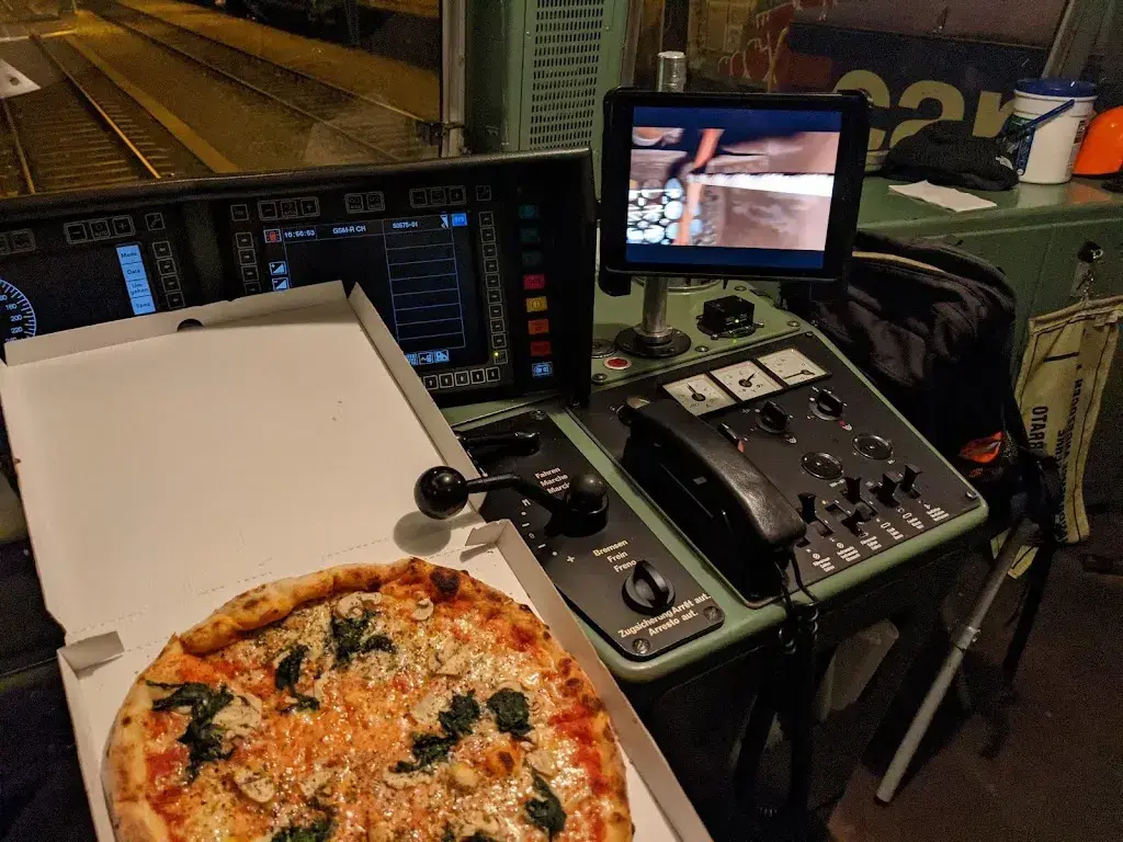 ucfbmlp_Pizzeria La Famiglia_Suhr_review