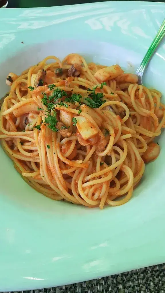 Melissa W_Pizzeria La Famiglia_Suhr_review