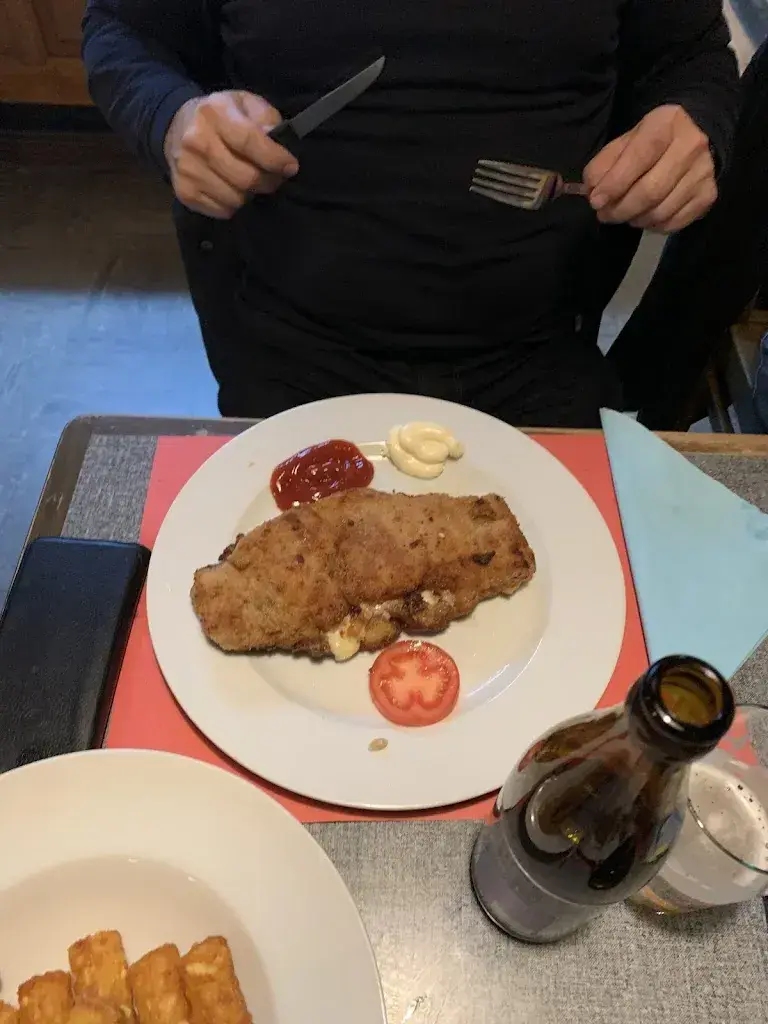 Beat Ingold_Restaurant Sportplatz_Suhr_review