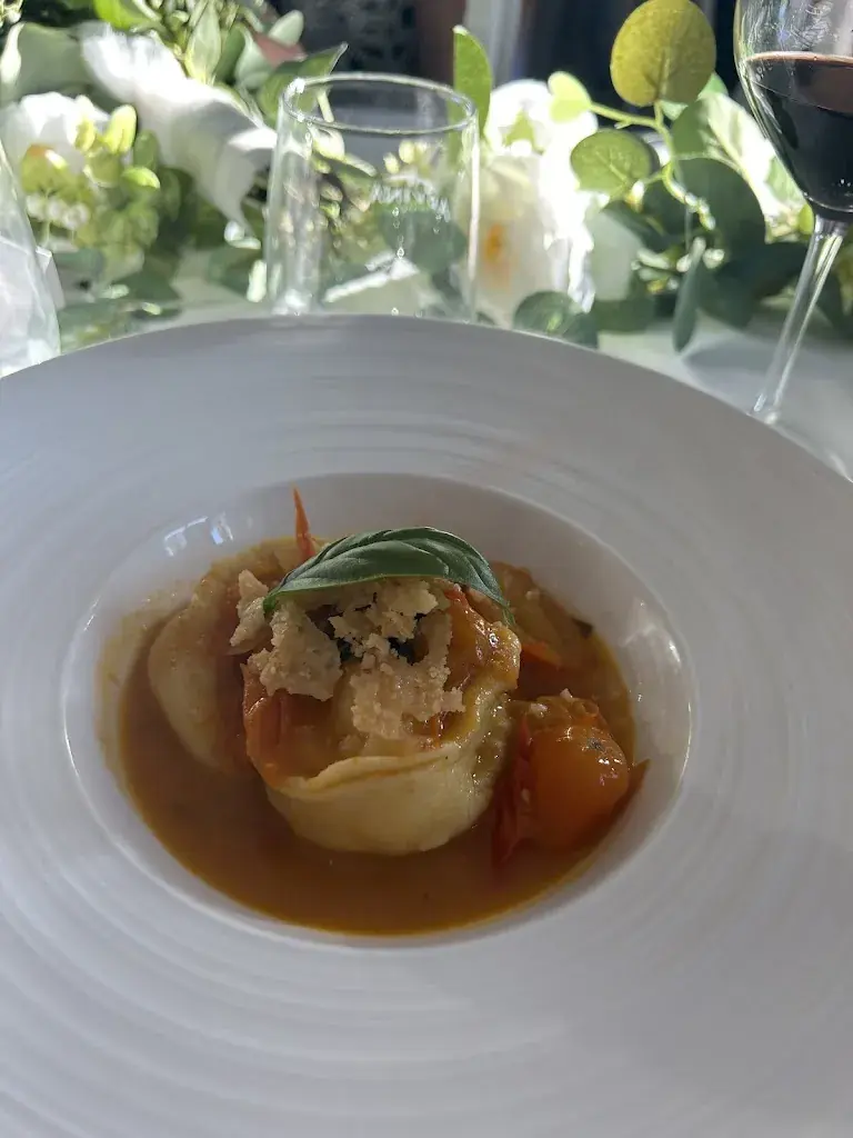 Laura Manganaro_Osteria Restaurant Schwanen_Oberwil_avis