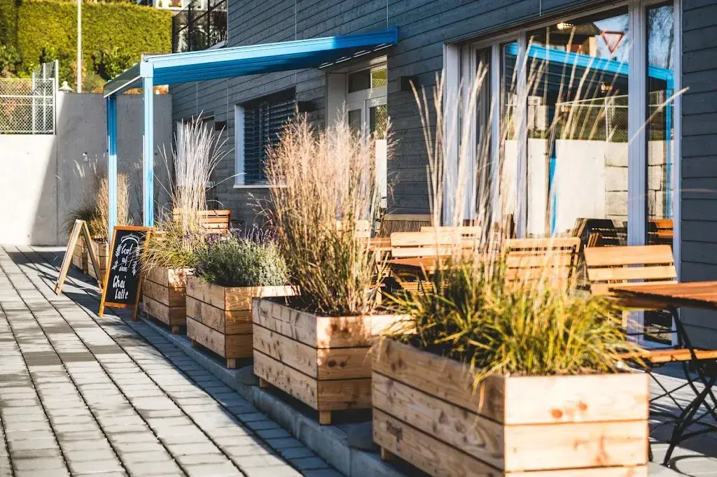 PFÜNDERLI | Einkaufen & Café restaurant in Widen