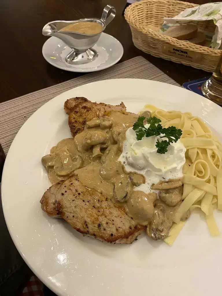 Andreas Froidevaux_Haus zum Löwen_Bremgarten_review