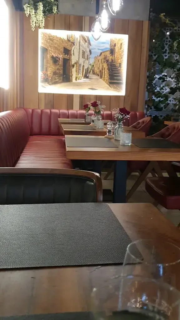 Lina Bibi_La Dolce Vita_Bremgarten_review