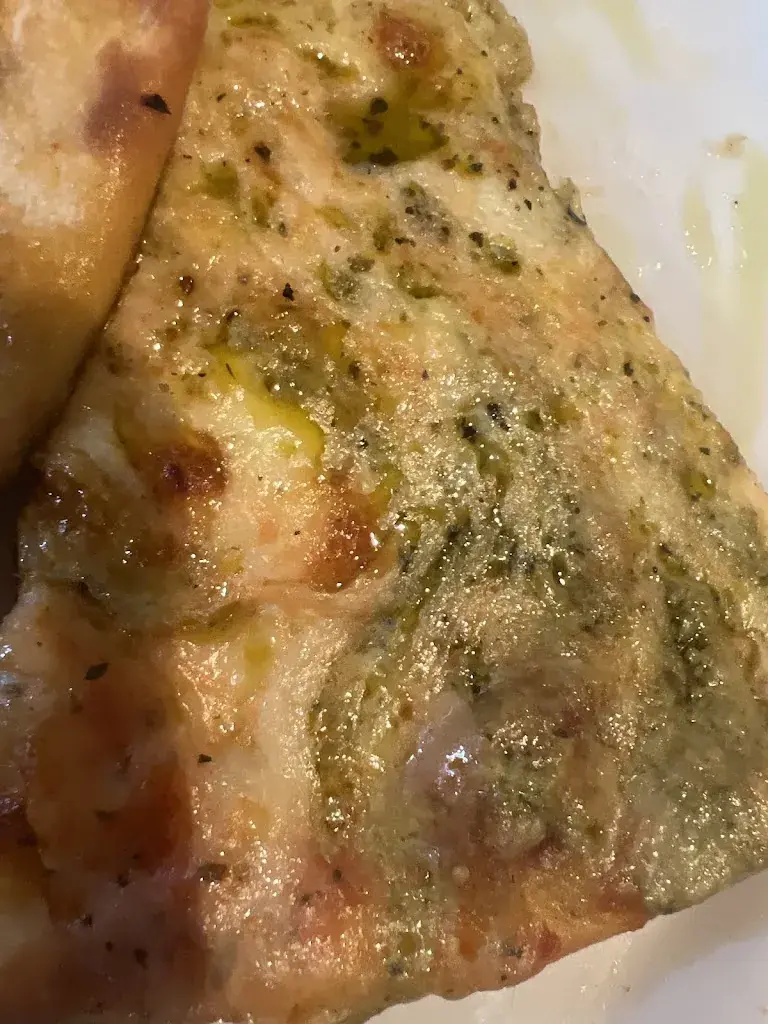 Nilüfer Ülker_Bahnhof_Neuenhof_review