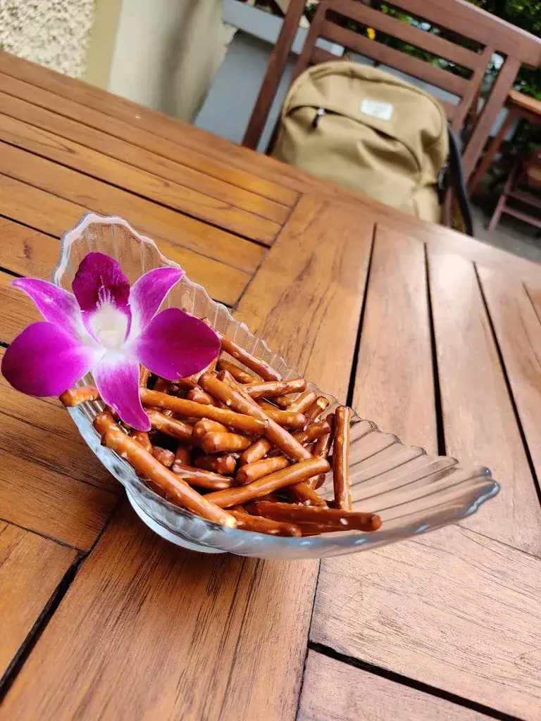 Rebecca Henderson_Old Siam_Neuenhof_avis