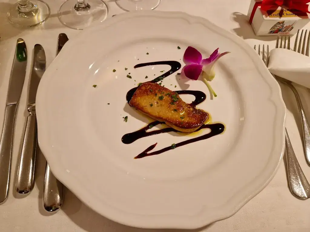 Stéphanie L_Cheval Blanc_Orvin_review