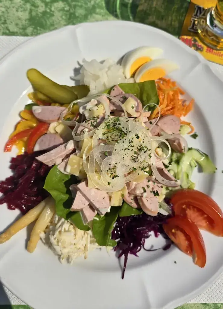 Claudia Furrer_Restaurant-Bäckerei Frohsinn_Würenlingen_avis