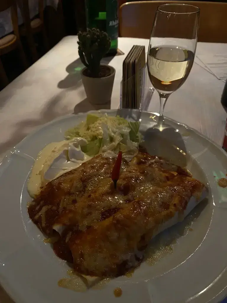 drkmagician girl_Restaurant-Bäckerei Frohsinn_Würenlingen_avis