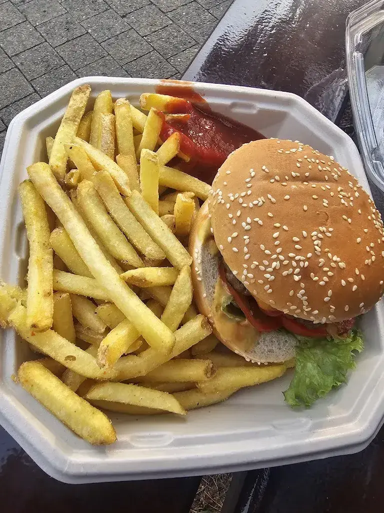 Tony Cataldo_Strandcafé PARASOL_Biel_Bewertung