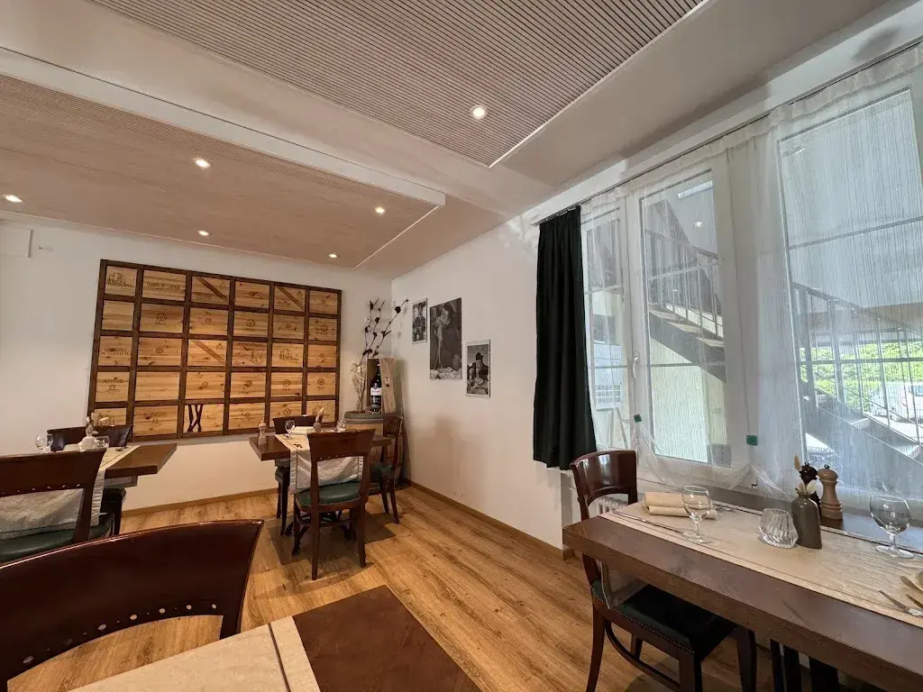 Mario Caruso_La Taverna_Hendschiken_avis