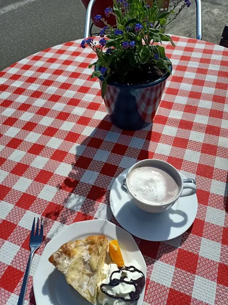 Nicole Süss_Food for moods_Brugg_review