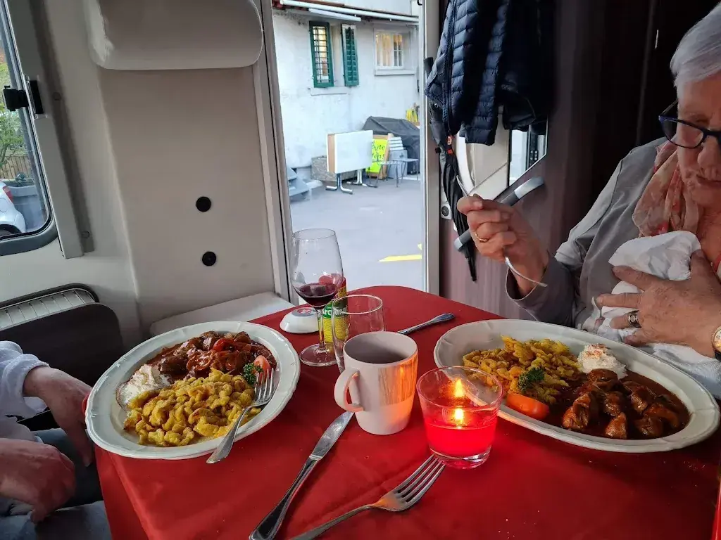 Gasthof zum Hirschen restaurante en Lufingen