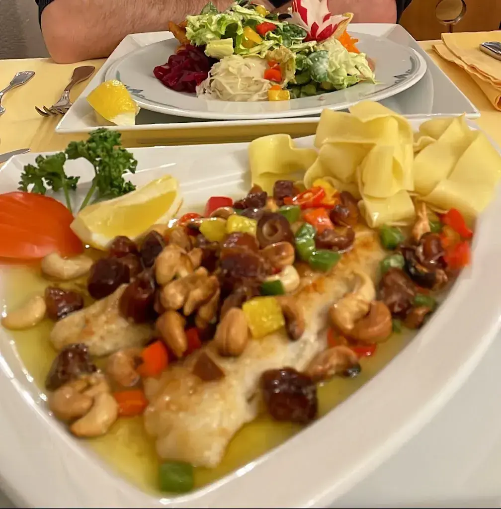 Ana Maria Palacios_Buurestube_Birrwil_review