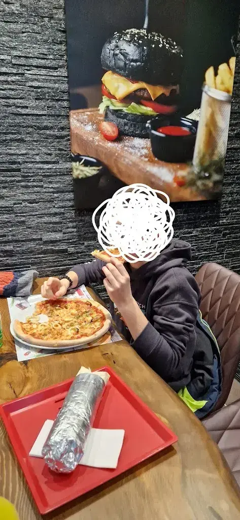 Alexandra Radaelli-Krylova_Life point by Atalay‘s_Unterkulm_review