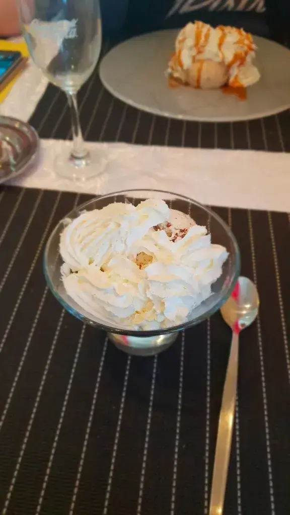 Lucy Lightbringer_Restaurant Linde_Leutwil_avis