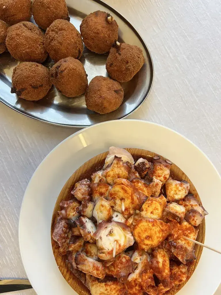 Van.legasu_Centro Español_Menziken_recensione