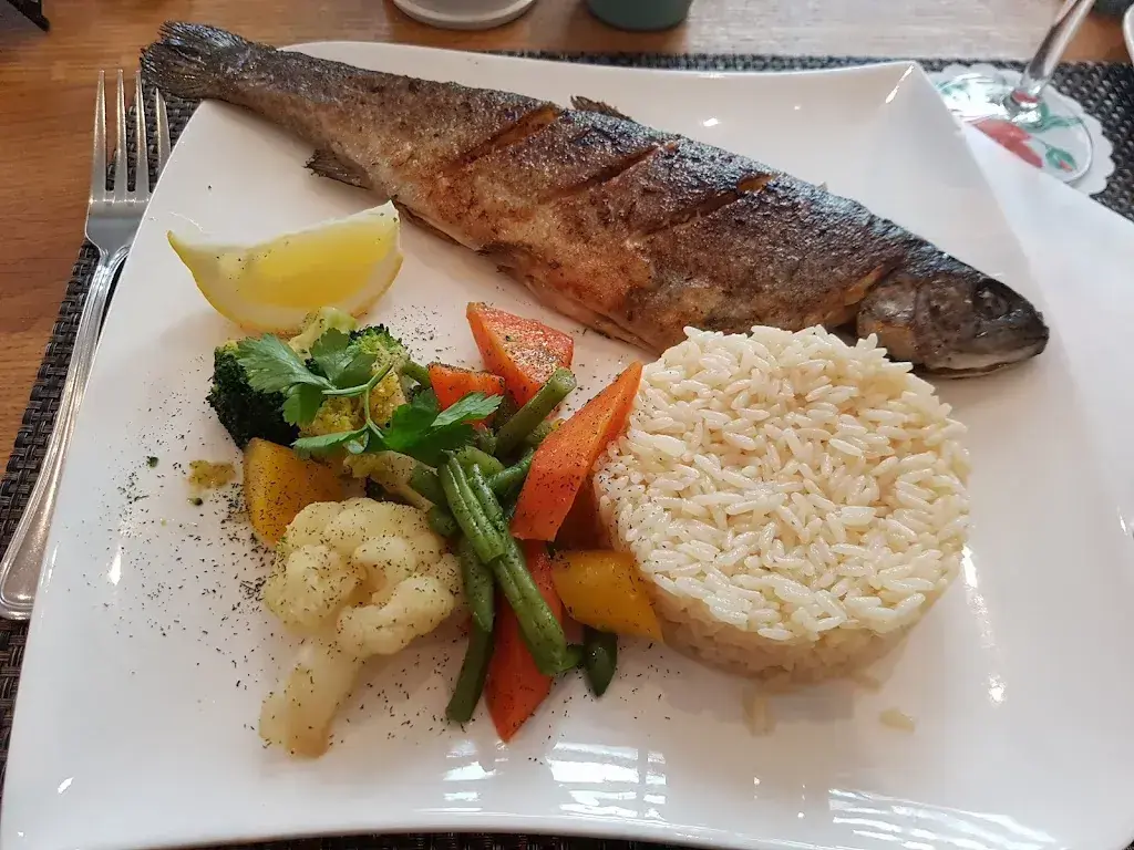 Nuchchanok Ounpongcharoensuk_Pizzeria Argovia Restaurant Rebstock GmbH_Frick_avis