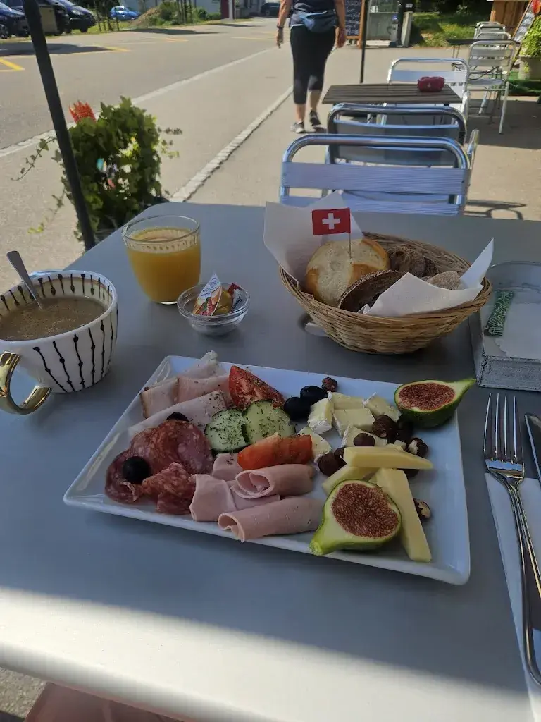 Eylem Dinç_Thelma & Louise_Brunegg_review