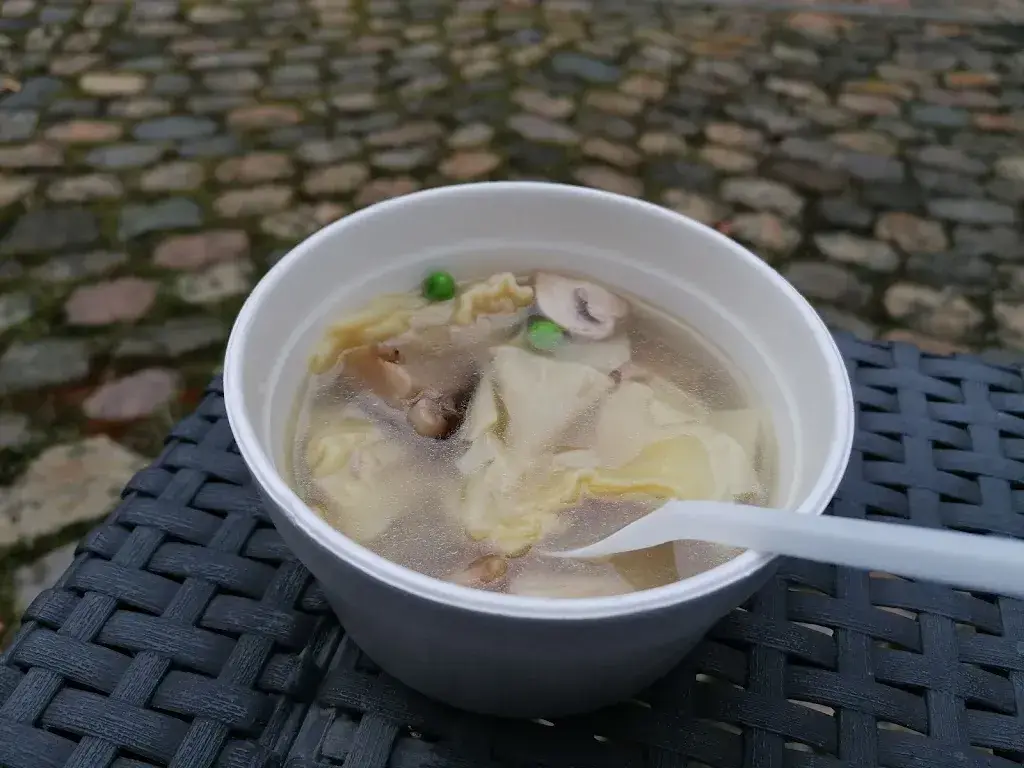 Timo Deola_New Shanghai_Germany_reseña