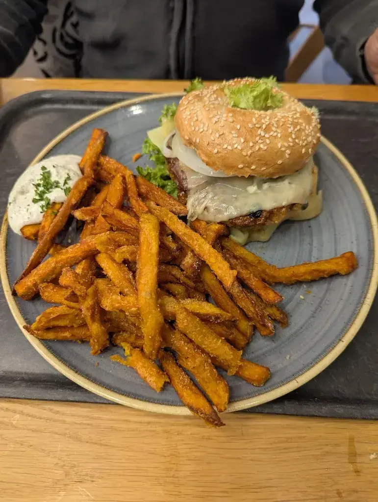 Daniela Schmidt_Kultimbiss Stepanek_Germany_review