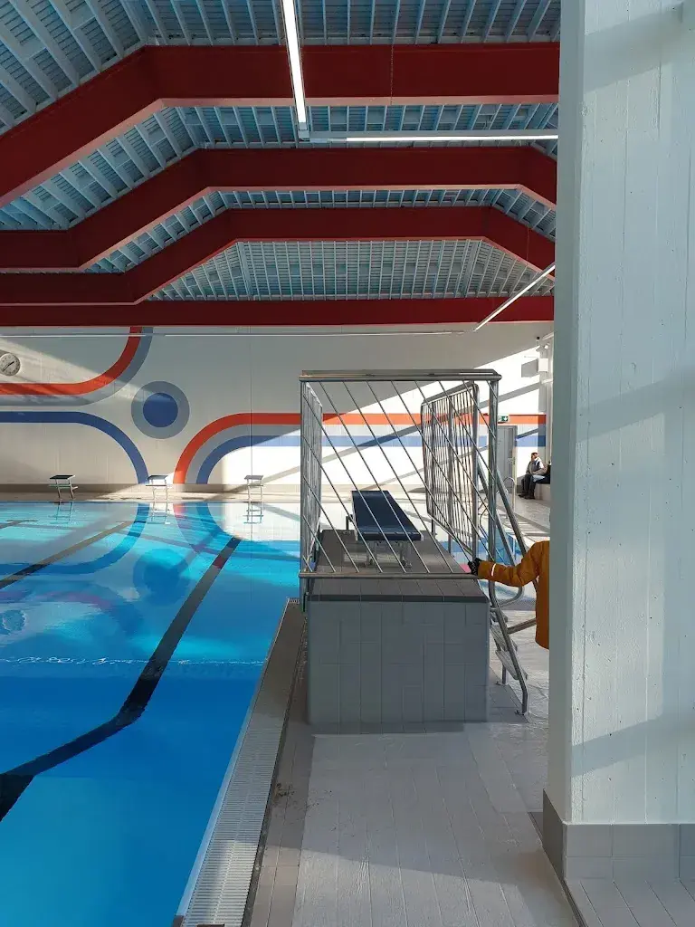 David D'Amore_Ulrich Stucki, Café Hallenbad_Seon_review