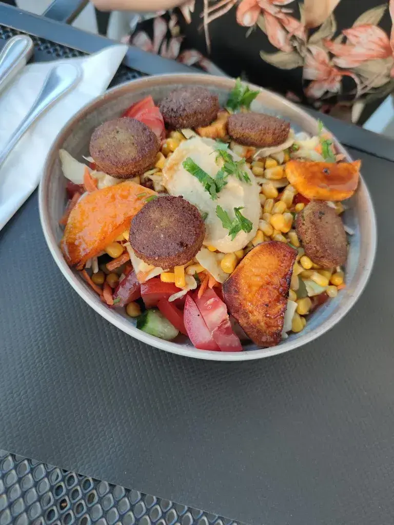 Florian Lanovic_Ruby's Café_Othmarsingen_review