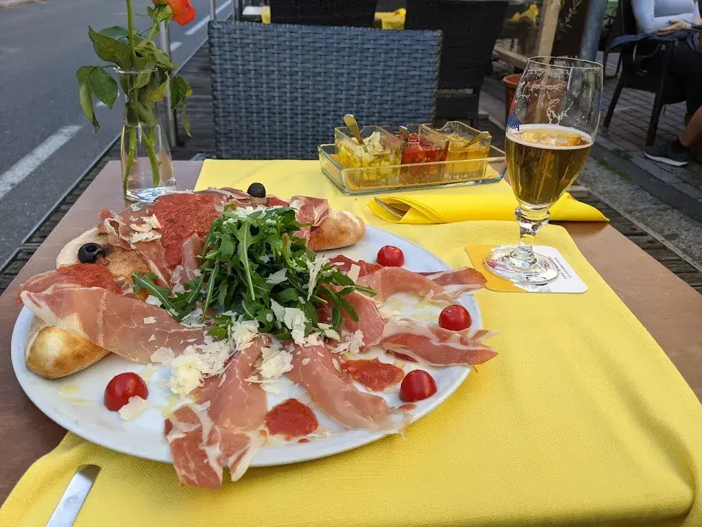 vick yao_Ristorante Pizzeria Al Capone_Biel_review