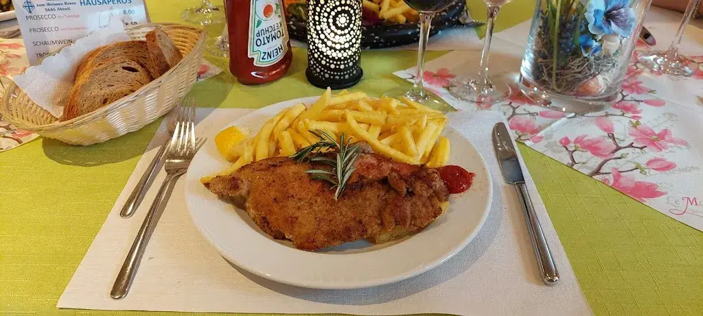 Corinne Weibel-Wenk (Coy)_Gasthaus zum Weissen Kreuz_Abtwil_review