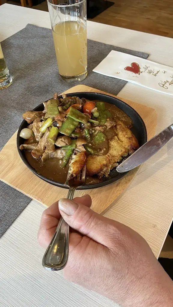 Regina Stoll_Restaurant Knöpfle_Germany_avis