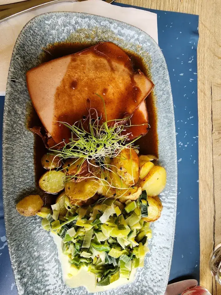 Niki M_Bata Club Haus_Möhlin_review