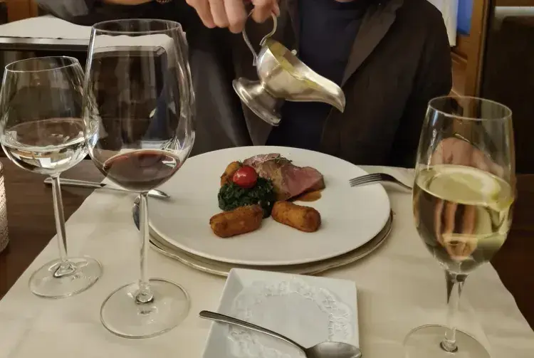 Gom Gom_Federal_Zofingen_review