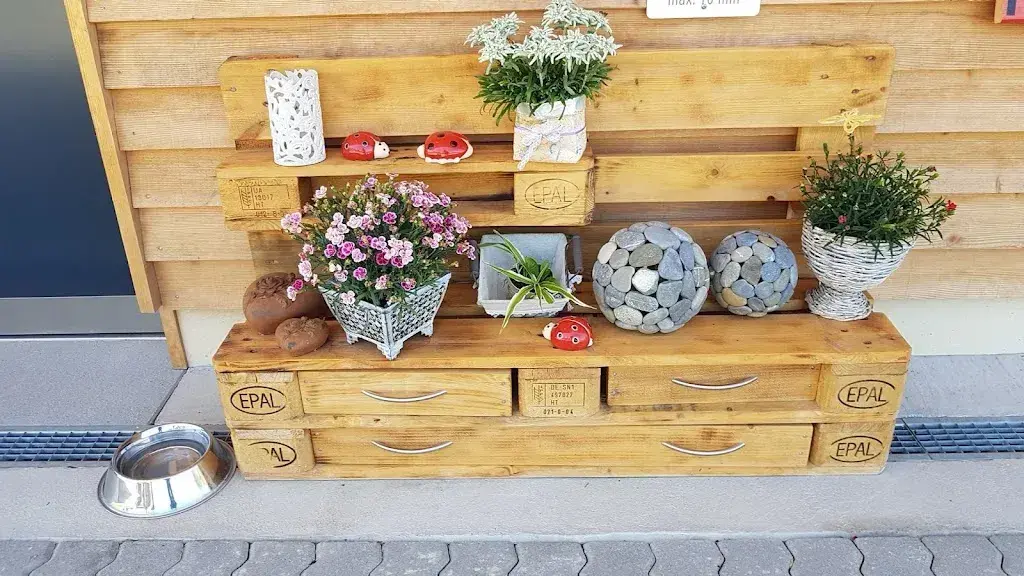 Annegret Gerzner_Bergwirtschaft Ufem Chalt_Staffelbach_review