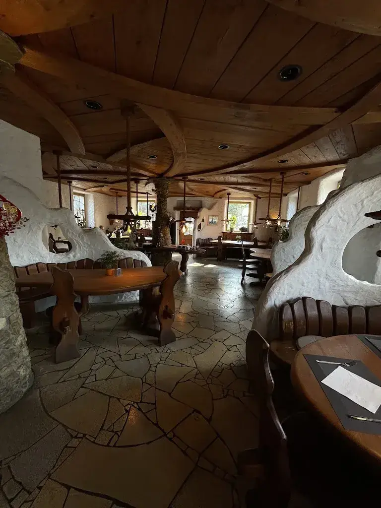 Ramon Bühl_Hotel-Restaurant Bahnhof 一幸运楼_Rothrist_review