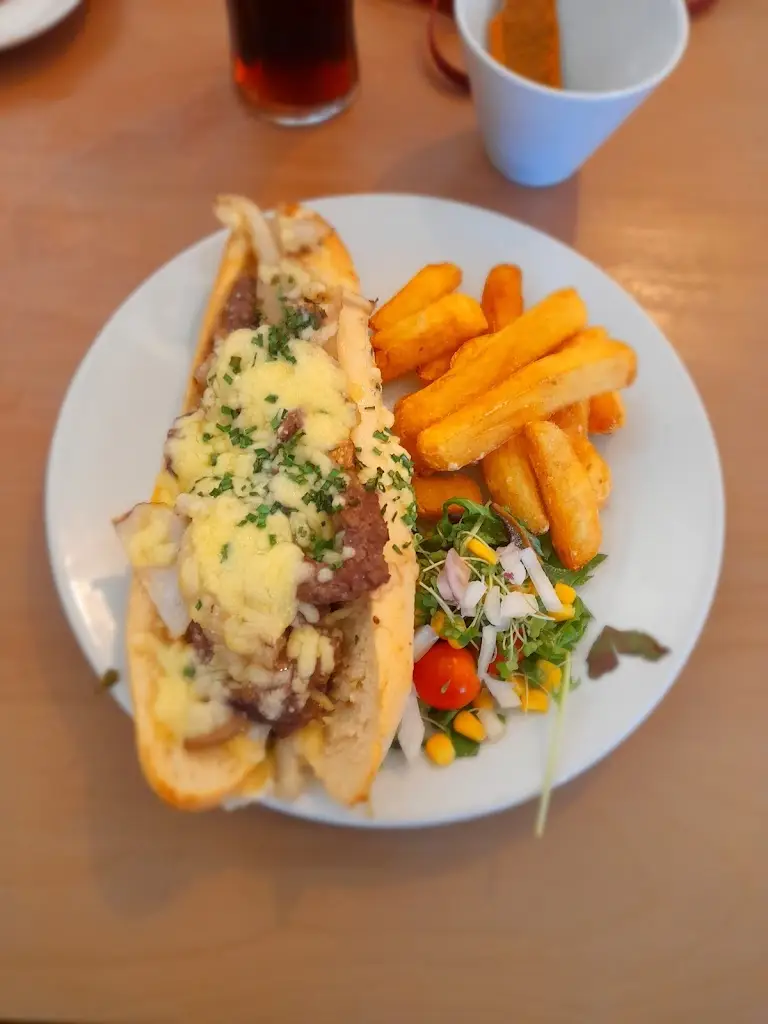 Rebecca Louise_The Stag_Attleborough_review