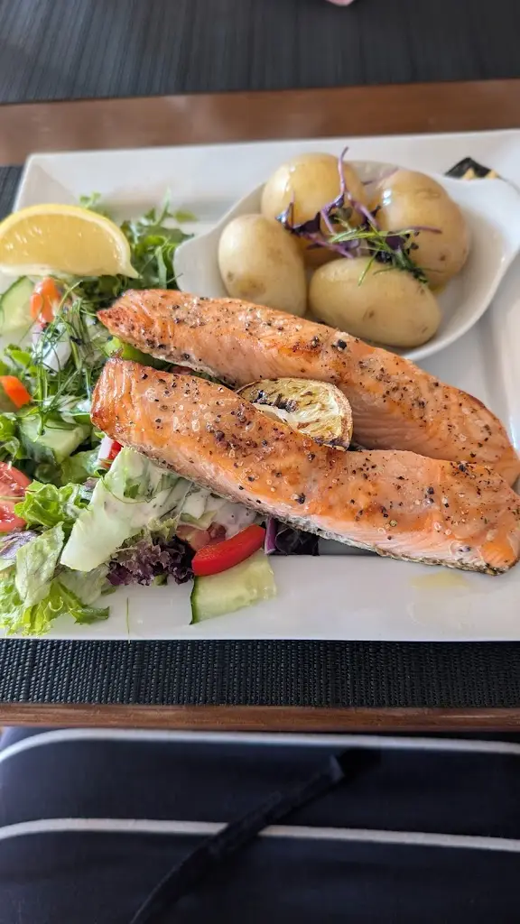 Chrissy Clark_White Hart_Attleborough_review