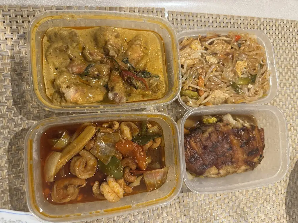 Mahmud Hussain_Thai Great Kingshill_Great Missenden_reseña