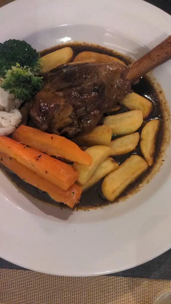 J Béè_The Crown Inn_Groombridge_review