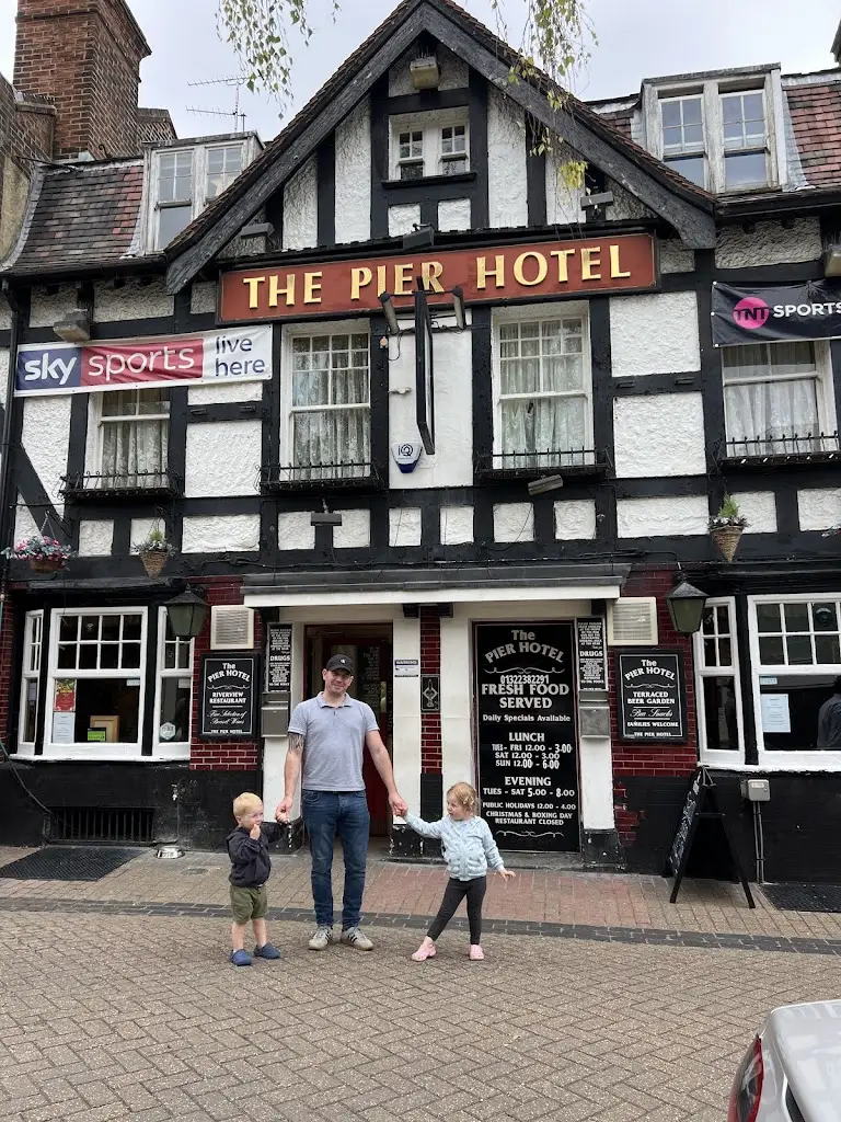 Janene Checkley_The Pier Hotel_Greenhithe_review