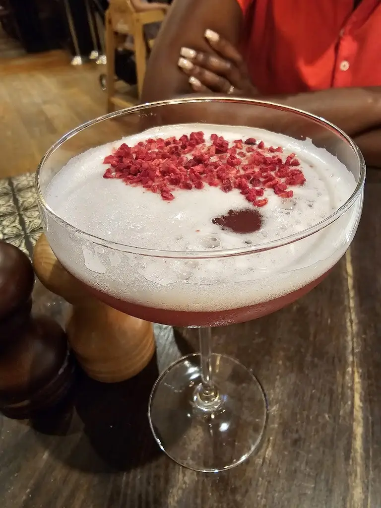 Deji Sanusi_Côte Bluewater_Greenhithe_review