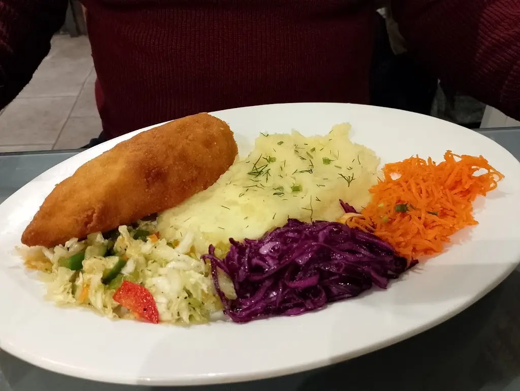 Silvia Darling_XXL Restaurant_Greenford_review