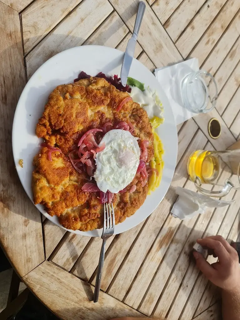 XXL Restaurant_Greenford_slider_image_2