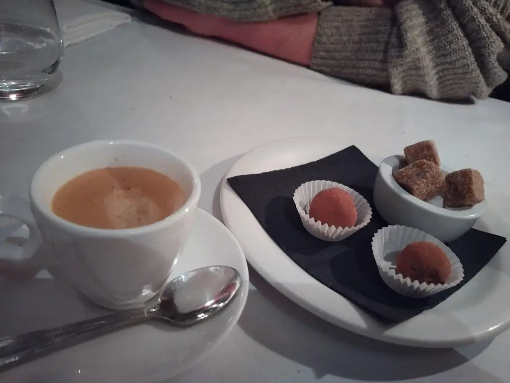 Bethany Gray_Joplins_Great Ayton_recensione