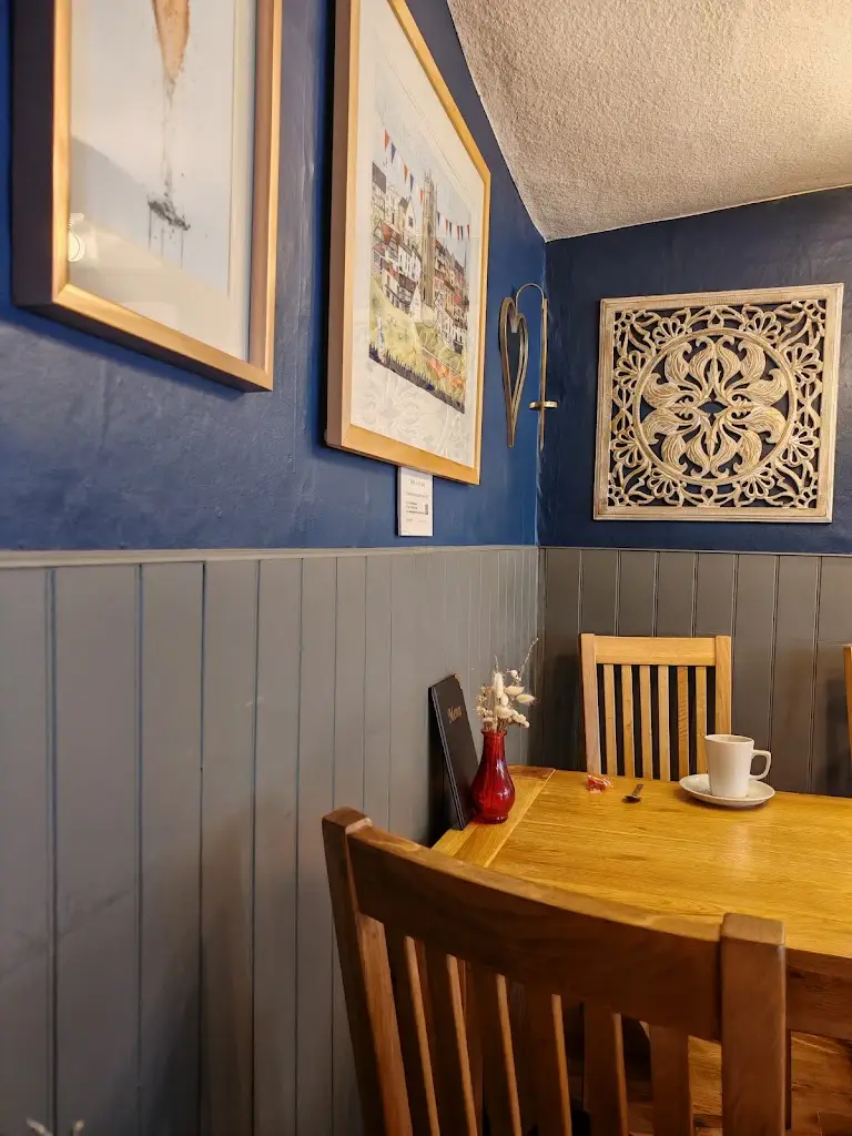 Antoaneta D_The Lounge @26_Alcester_review