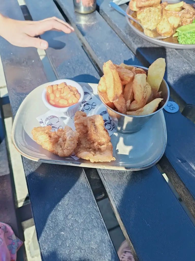 L Mc_G&TeaHouse_Great Ayton_review