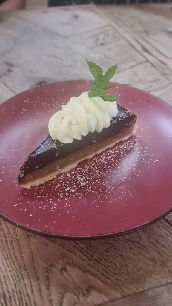 Hannah May_The Red Lion_Attleborough_review