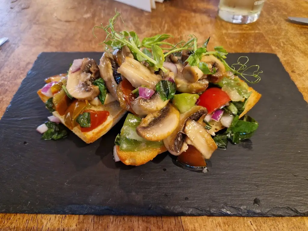 Richard Slack_The Red Lion_Attleborough_review